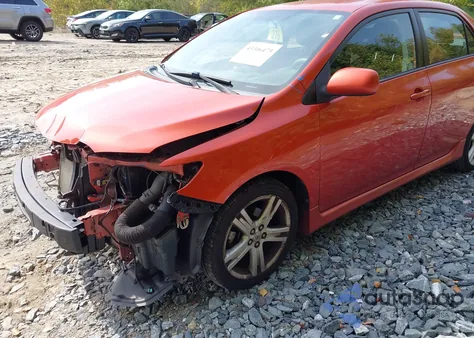 2013 Toyota Corolla S Special Edition z USA, uszkodzony, nr VIN 2T1BU4EE1DC074905